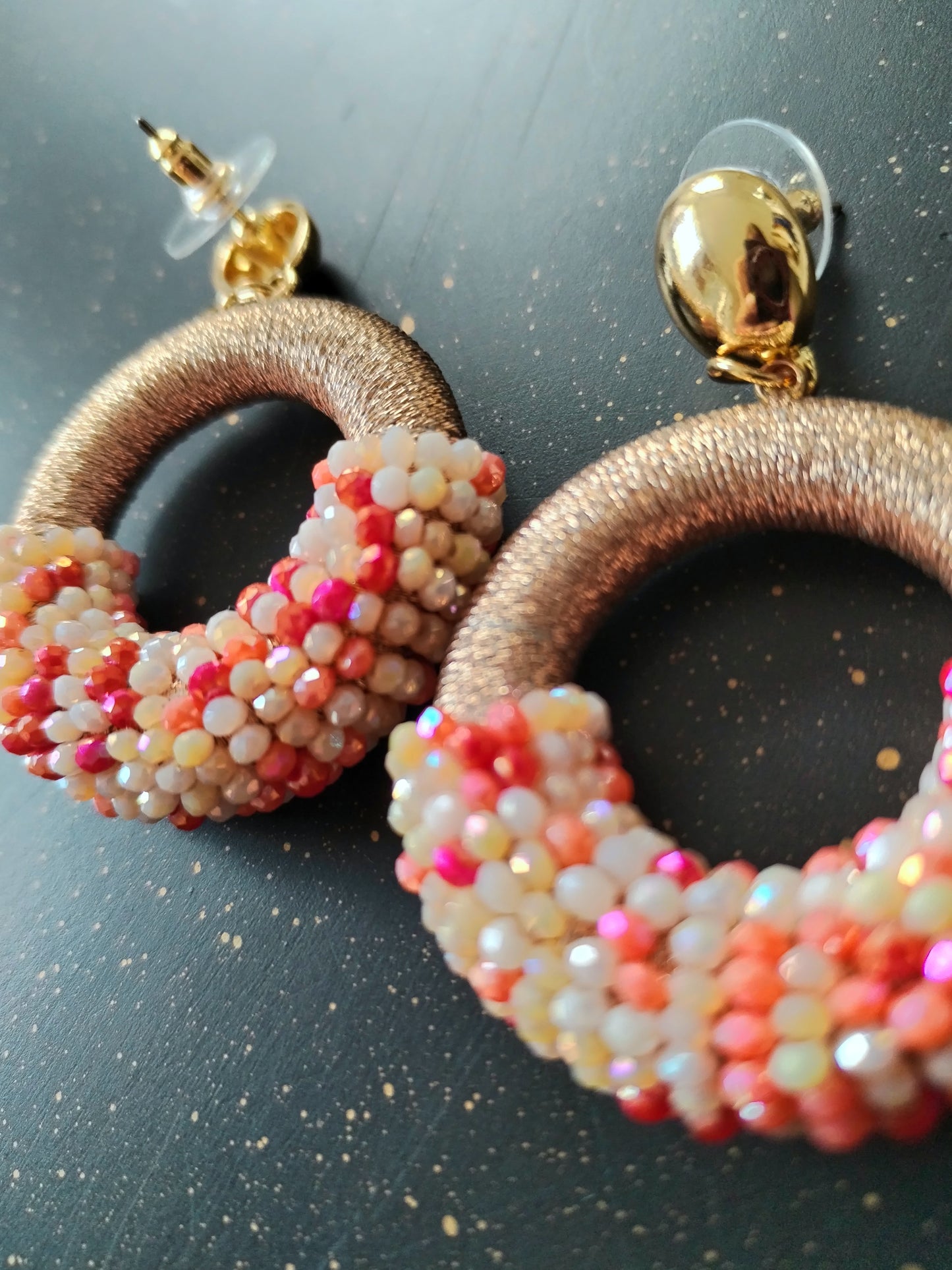 Ohrringe mit Glitzersteinchen